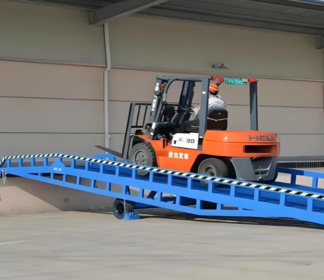 齐齐哈尔移动式卸货平台（叉车用）